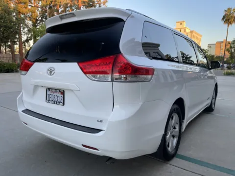 More photos of 2014 Toyota Sienna LE 7-Passenger Auto Access Seat at Quality 1 Auto, CA