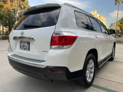 More photos of 2012 Toyota Highlander SE at Quality 1 Auto, CA