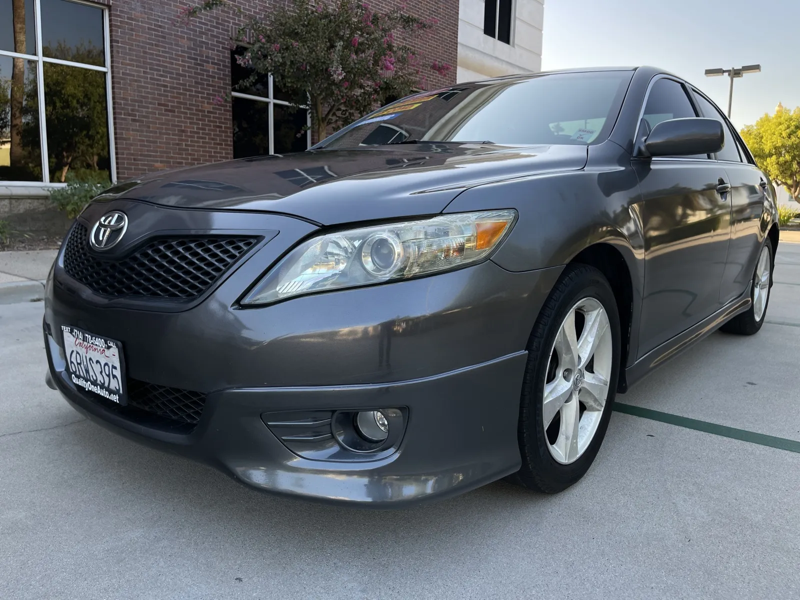 Gray 2011 Toyota Camry SE for sale in Anaheim, CA