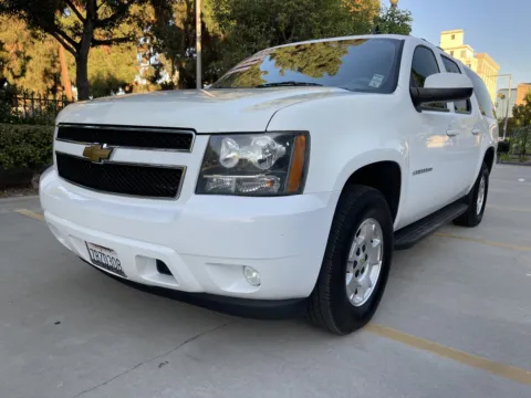 White 2014 Chevrolet Suburban LT RWD for sale in Anaheim, CA
