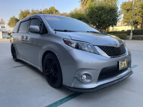 More photos of 2011 Toyota Sienna SE 8-Passenger at Quality 1 Auto, CA
