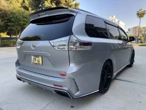 More photos of 2011 Toyota Sienna SE 8-Passenger at Quality 1 Auto, CA