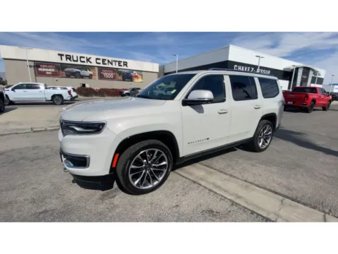 More photos of 2022 Jeep Wagoneer Series III at Chavez-Jessup GMC, CA