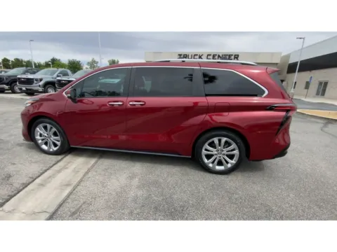 More photos of 2022 Toyota Sienna Platinum at Chavez-Jessup GMC, CA