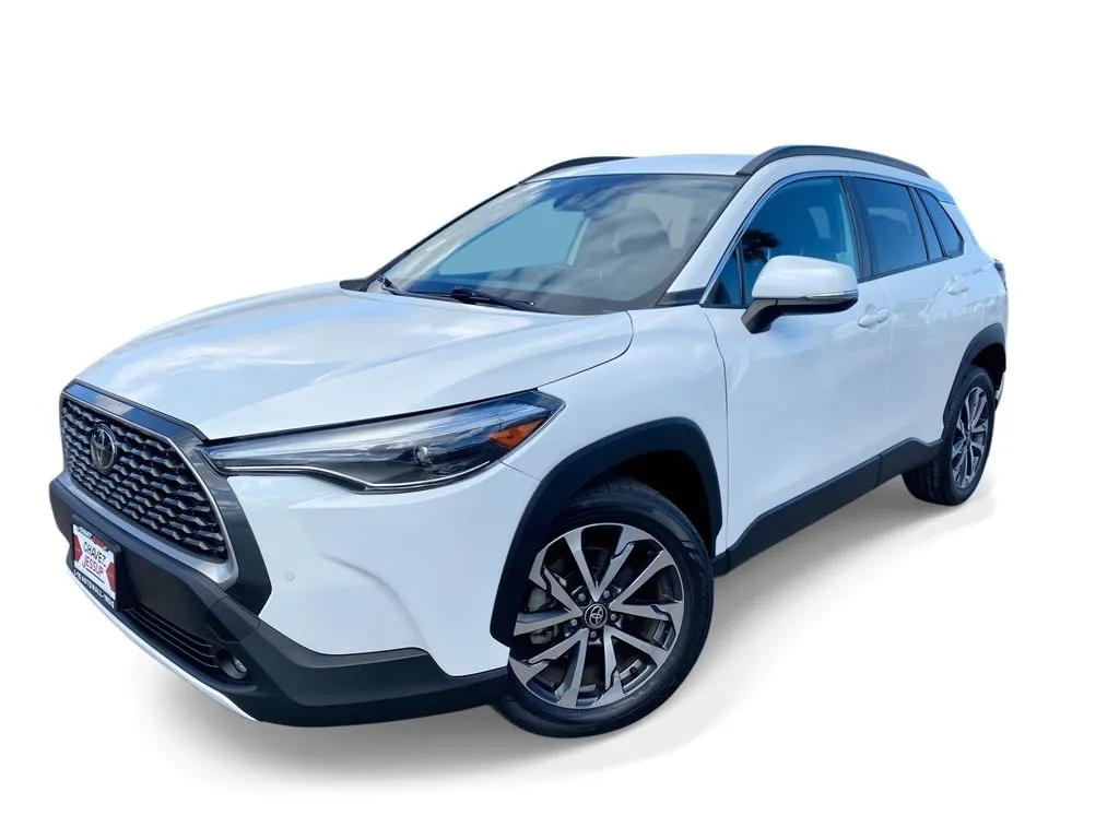 White 2022 Toyota Corolla Cross XLE for sale in Indio, CA