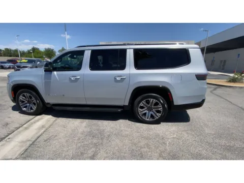 More photos of 2024 Jeep Wagoneer L Series II at Chavez-Jessup GMC, CA