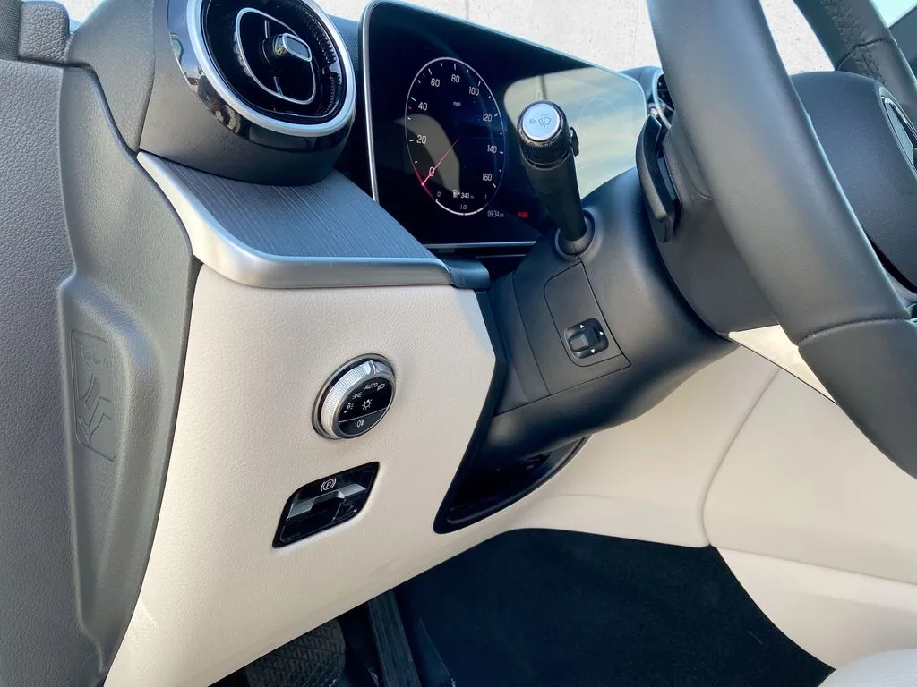 Mercedes-Benz GLC photo 17