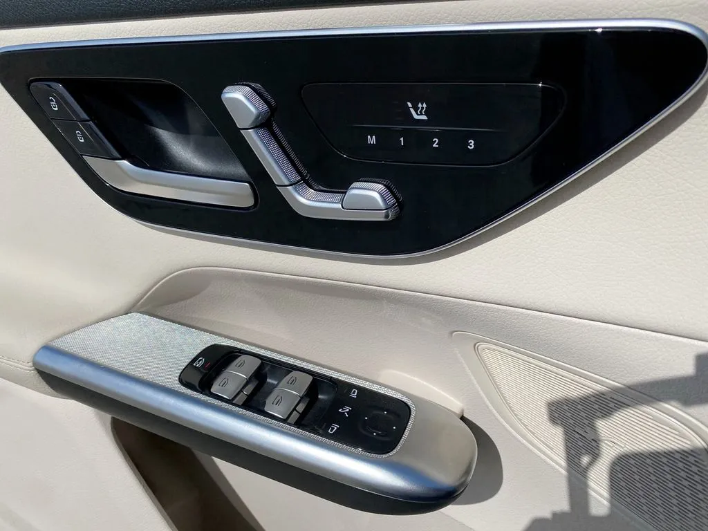 Mercedes-Benz GLC photo 22