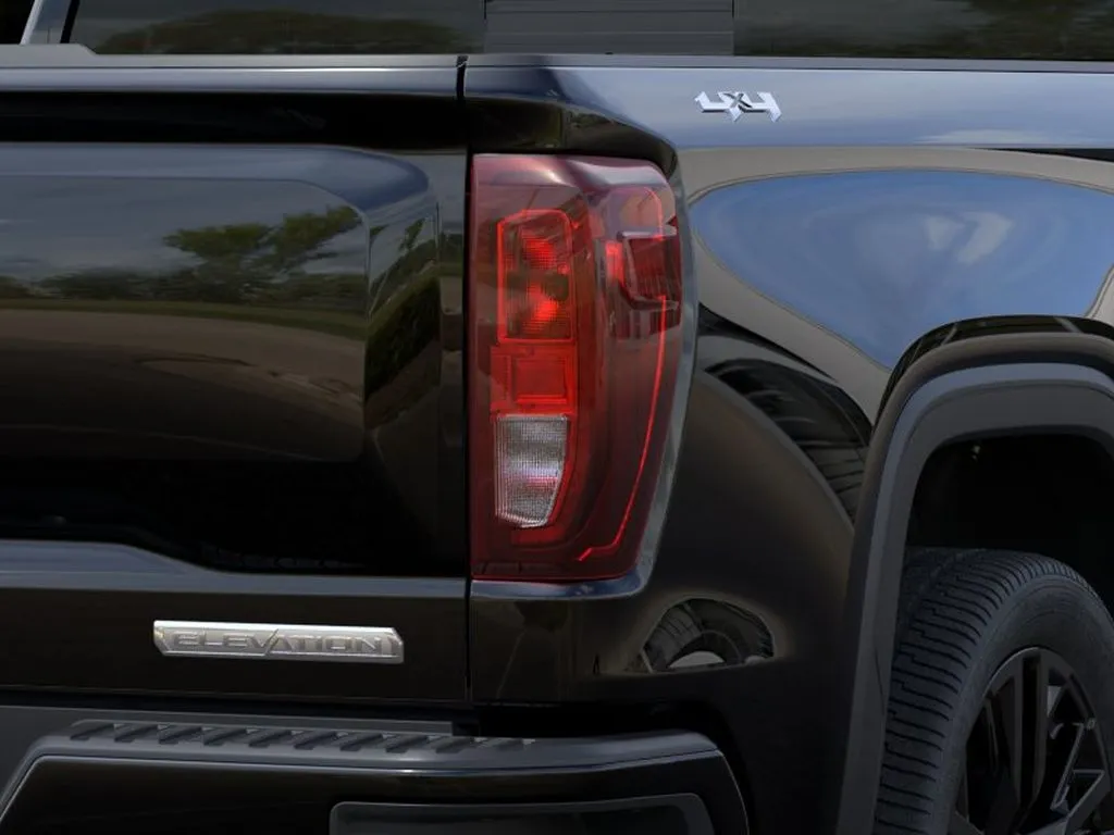GMC Sierra photo 11