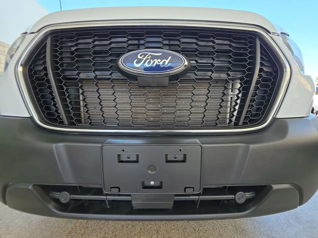Ford Transit photo 30