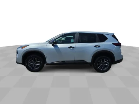 More photos of 2024 Nissan Rogue S at Chavez-Jessup GMC, CA