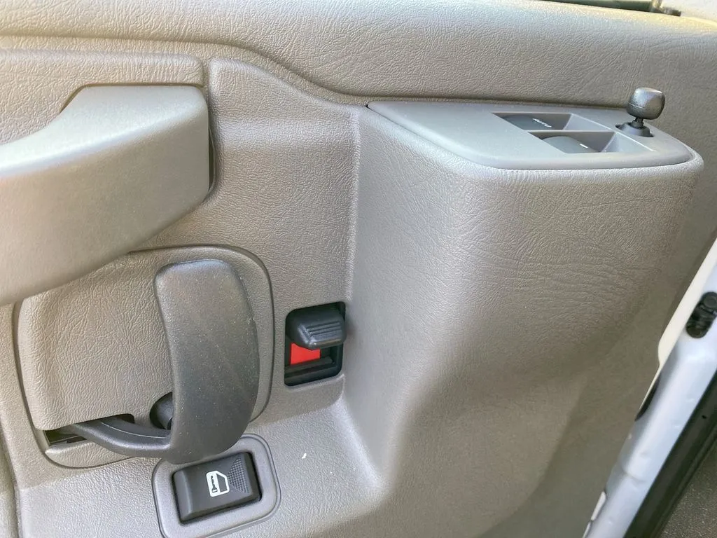 GMC Savana photo 22