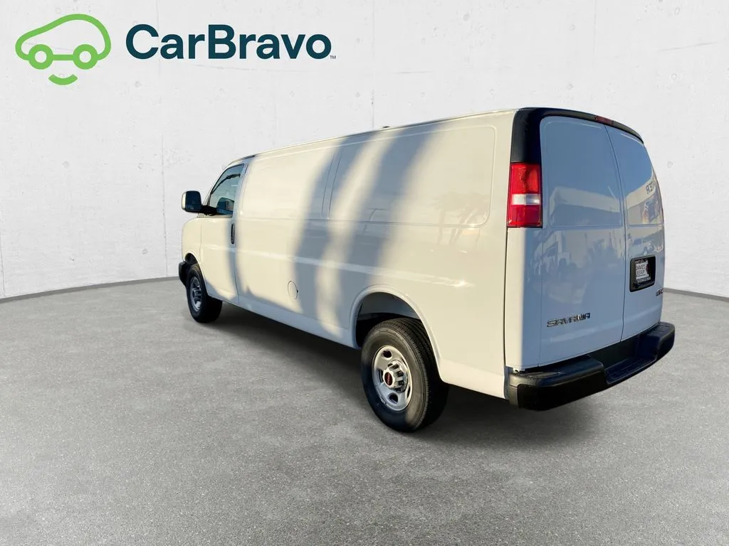 GMC Savana photo 34