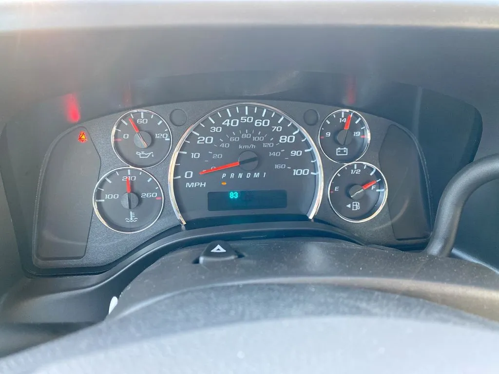GMC Savana photo 12