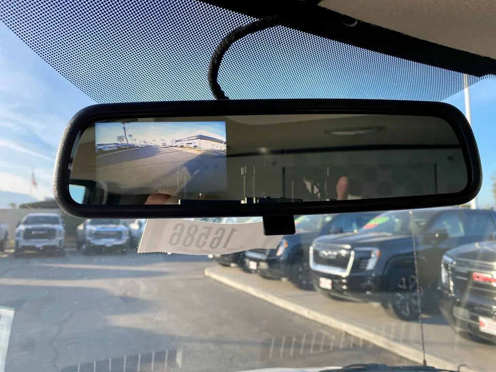 GMC Savana photo 14