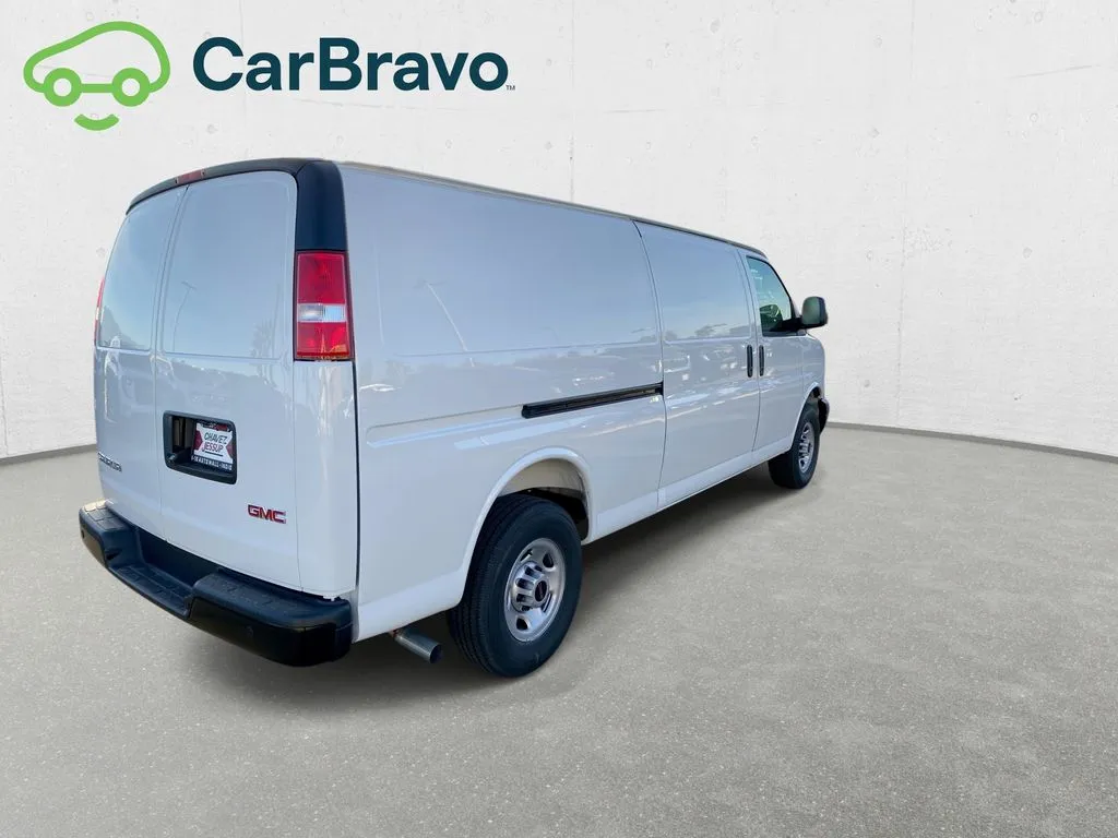 GMC Savana photo 35