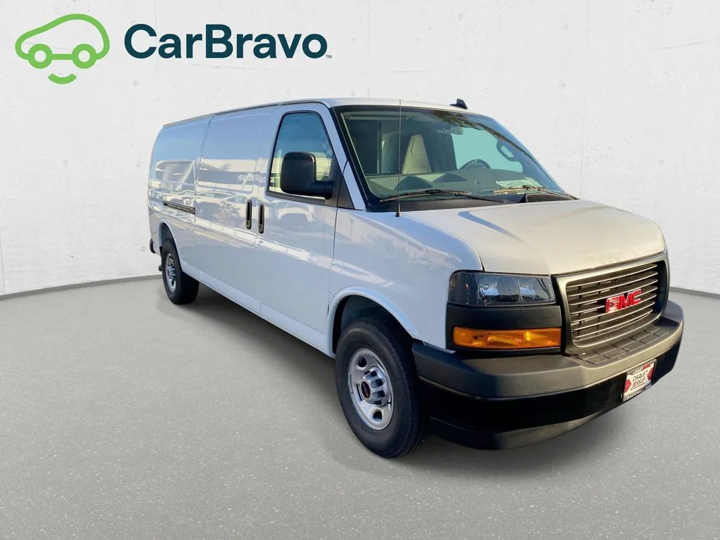 GMC Savana photo 36