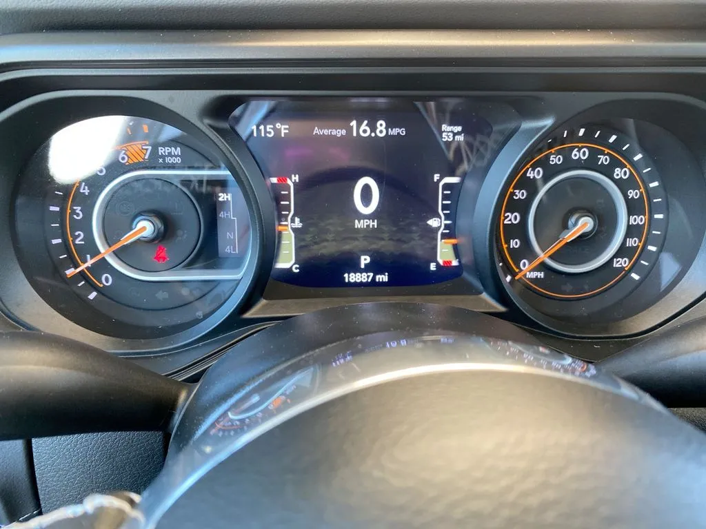 Jeep Wrangler photo 12