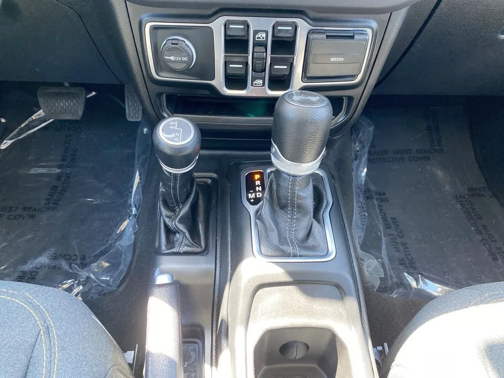 Jeep Wrangler photo 15