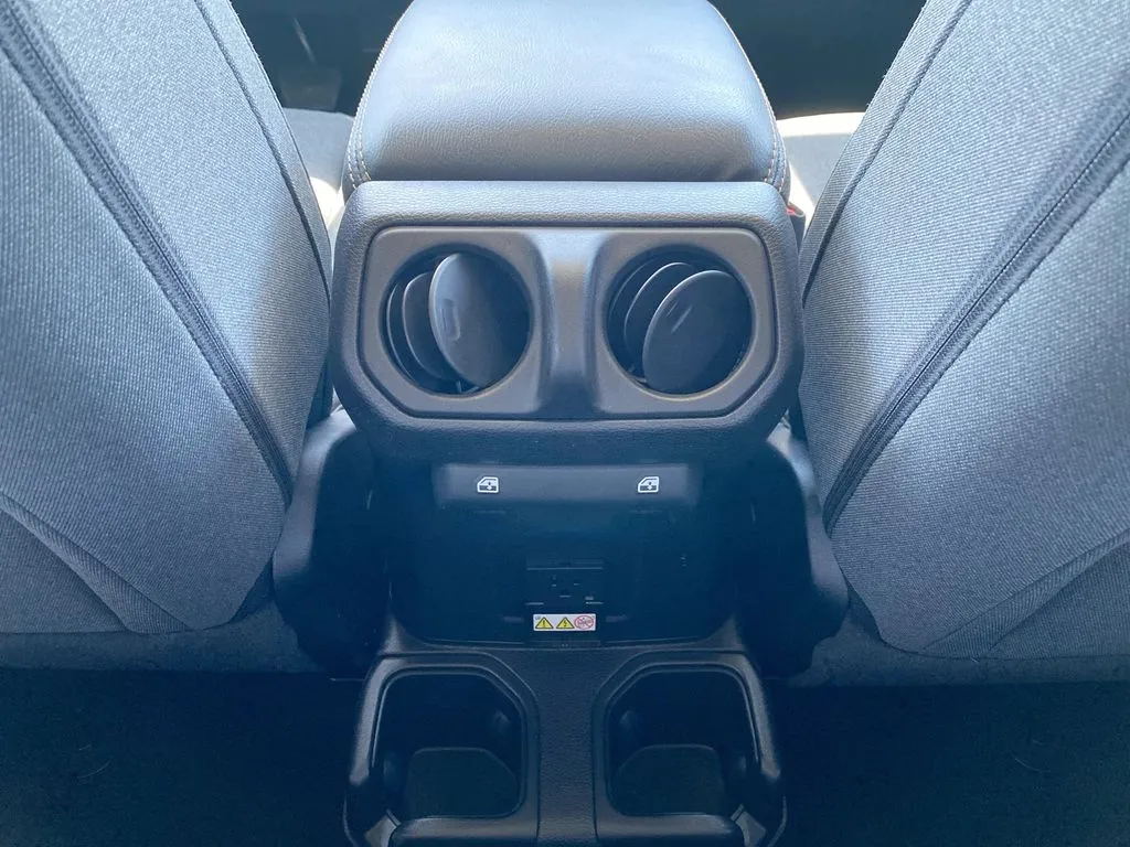 Jeep Wrangler photo 20