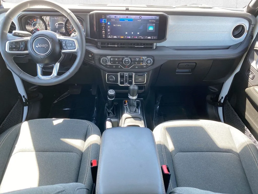 Jeep Wrangler photo 19
