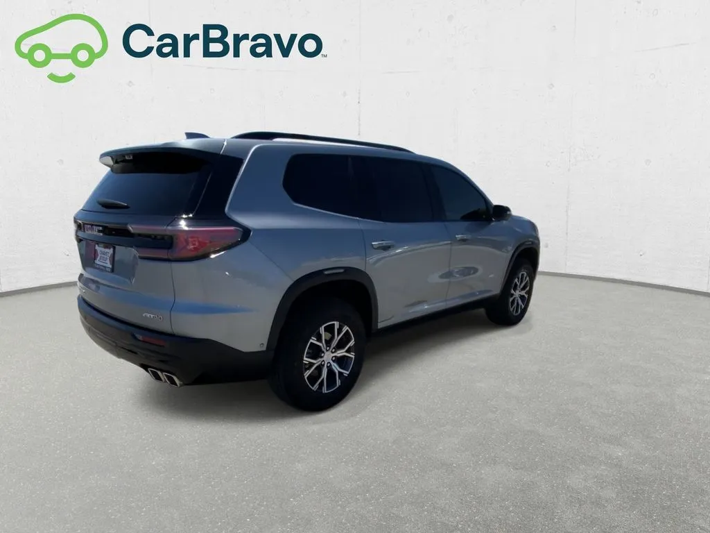 GMC Acadia photo 10