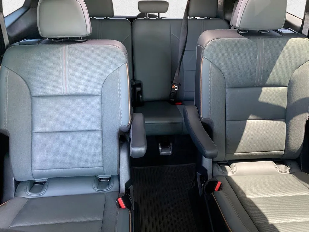GMC Acadia photo 30