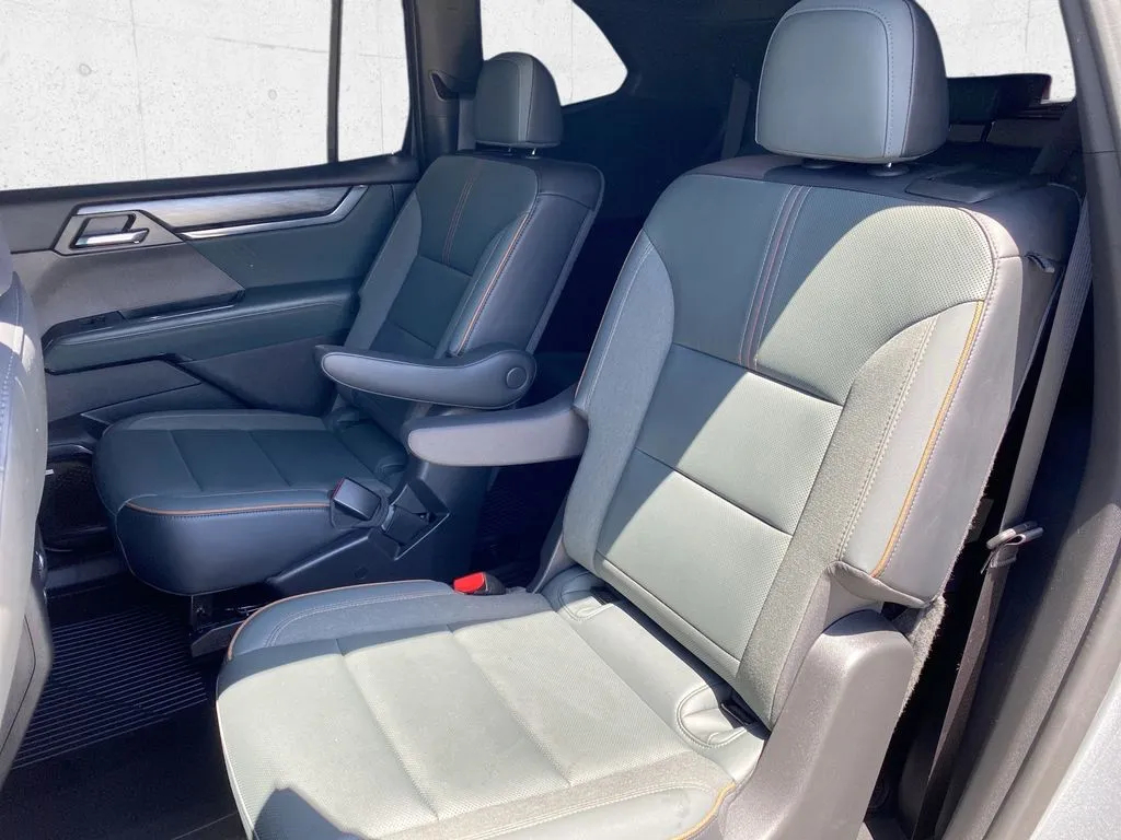 GMC Acadia photo 28