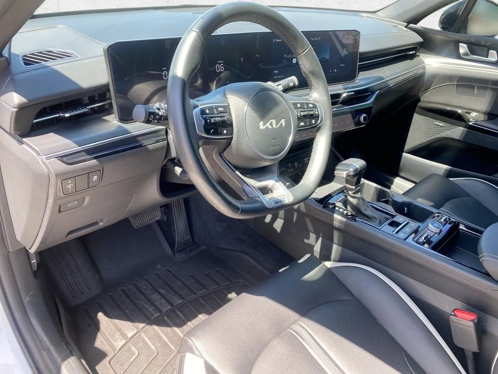Kia K5 photo 10