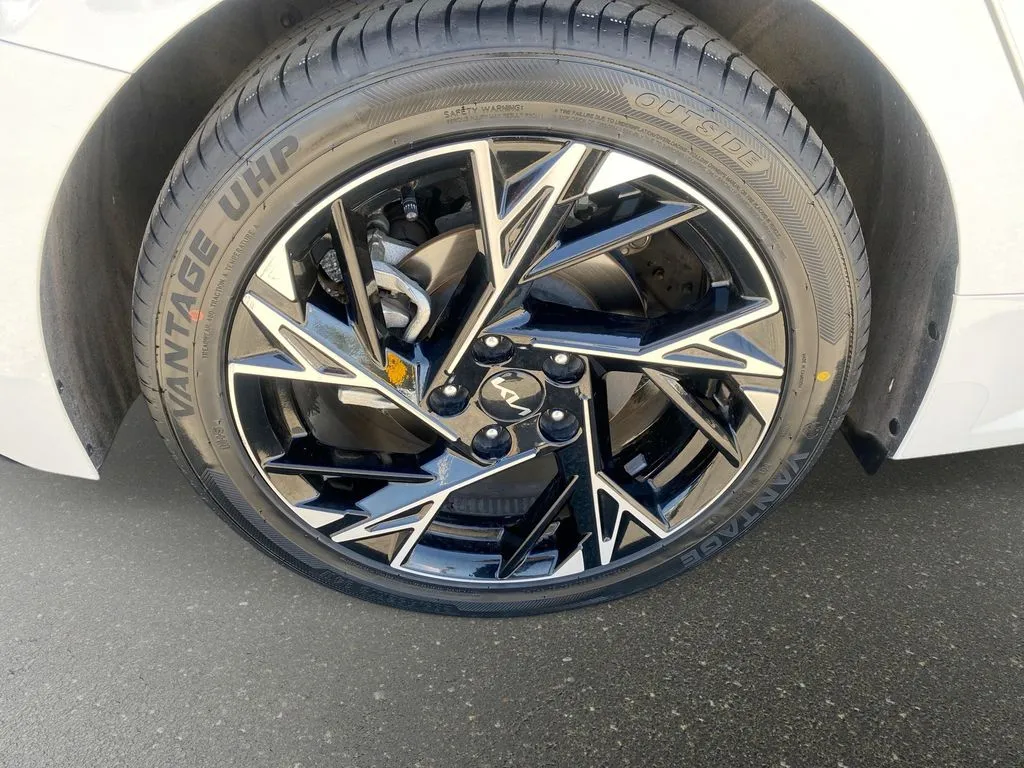 Kia K5 photo 34