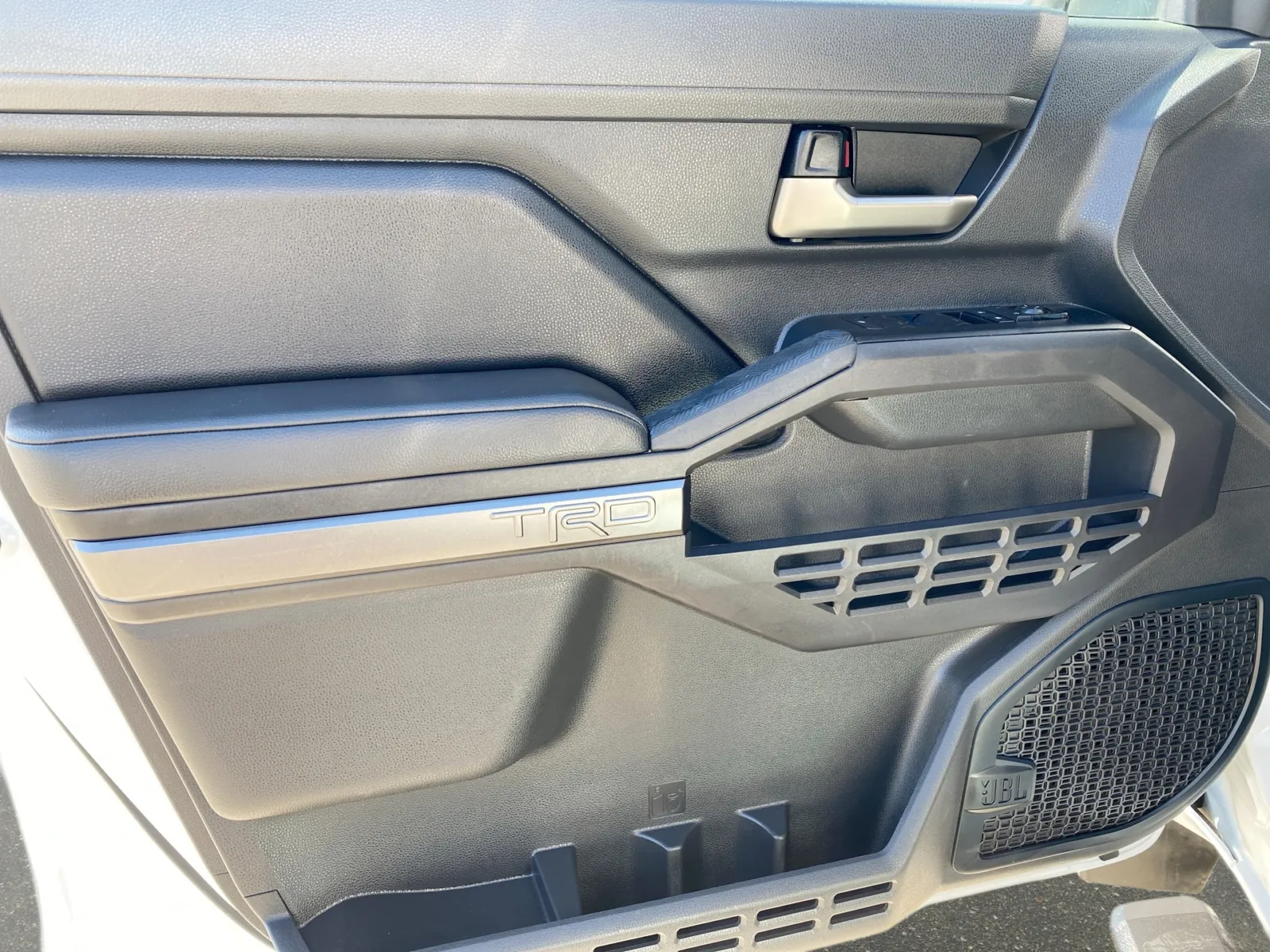 Toyota Tacoma photo 22