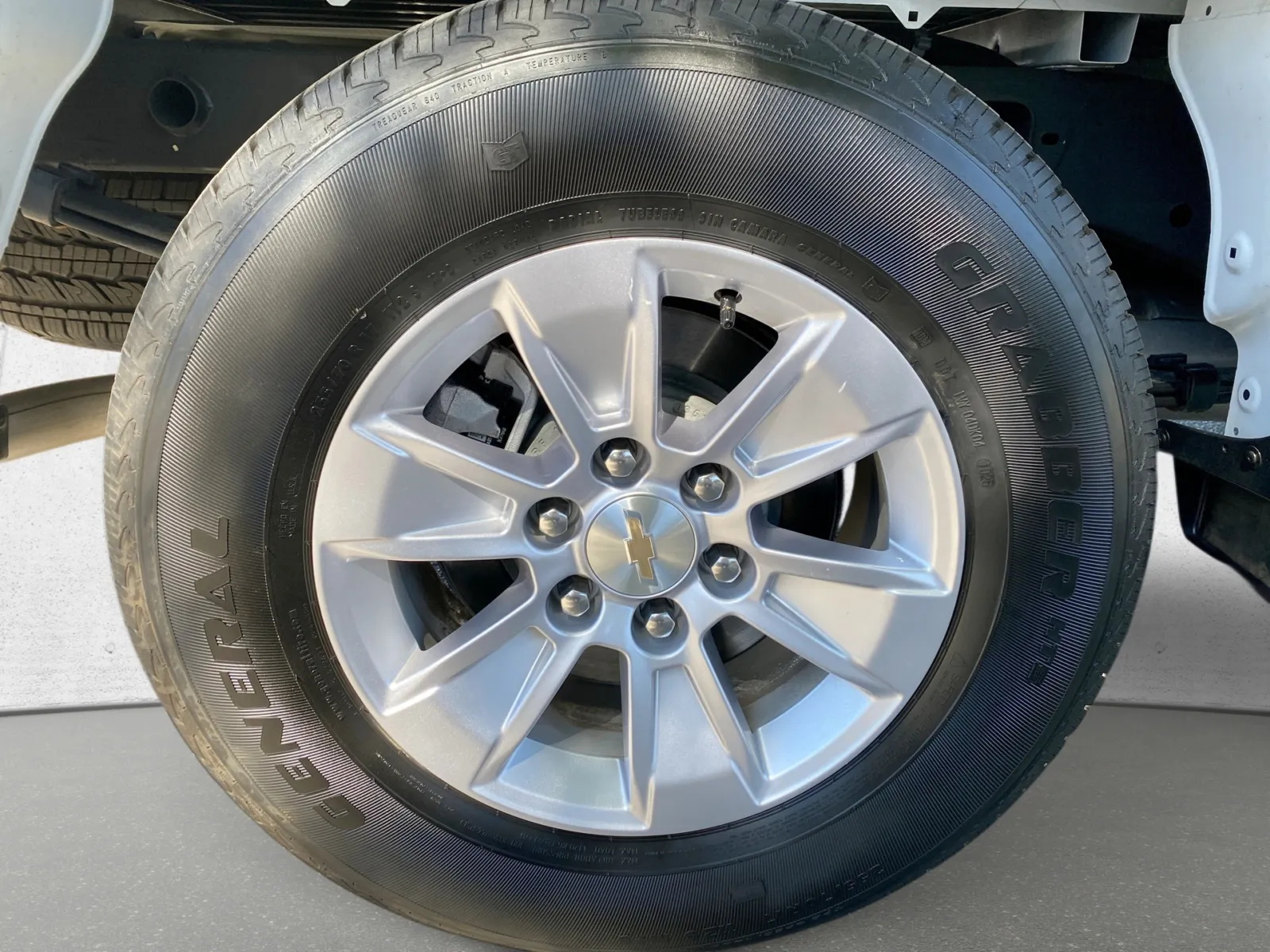 Chevrolet Silverado photo 32