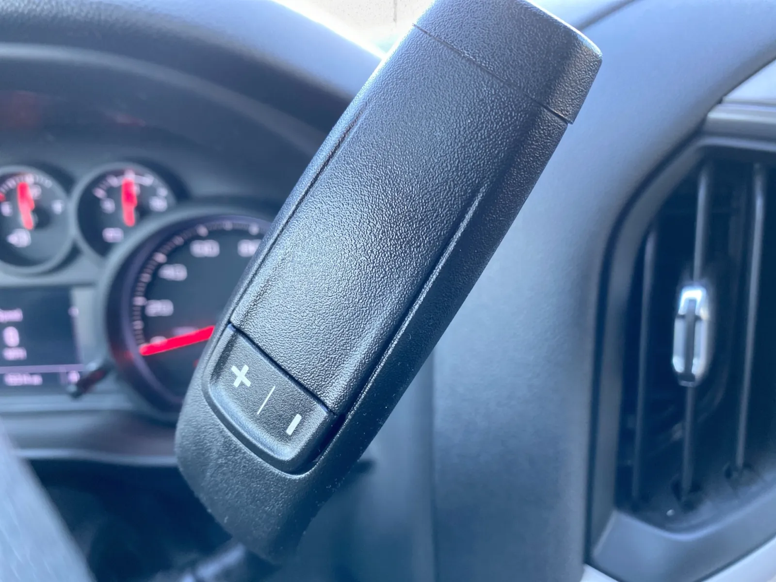 Chevrolet Silverado photo 15