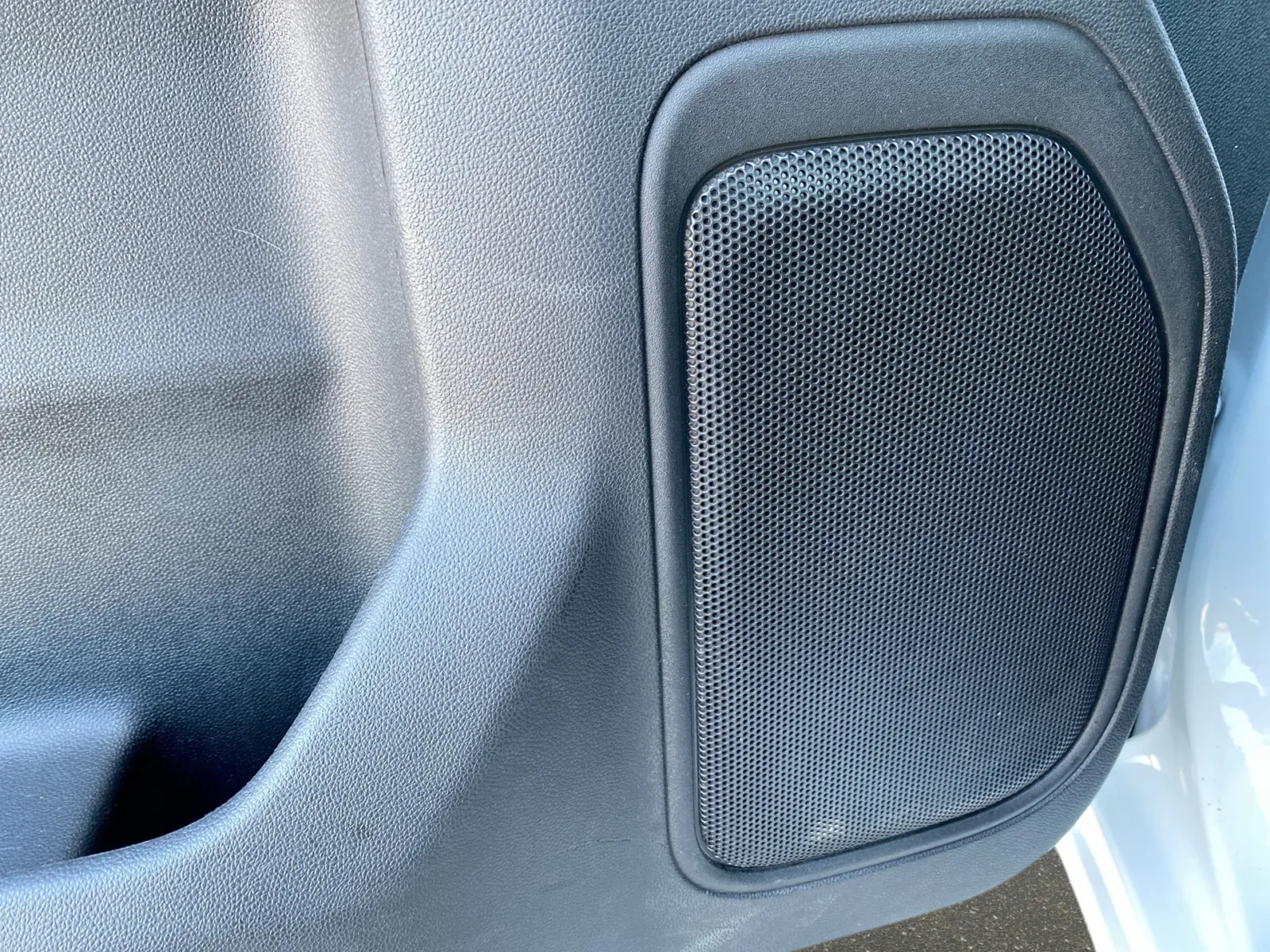 Chevrolet Silverado photo 23