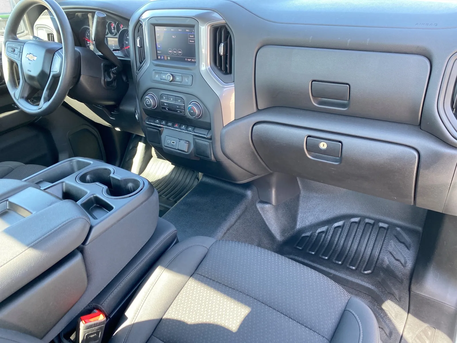 Chevrolet Silverado photo 19