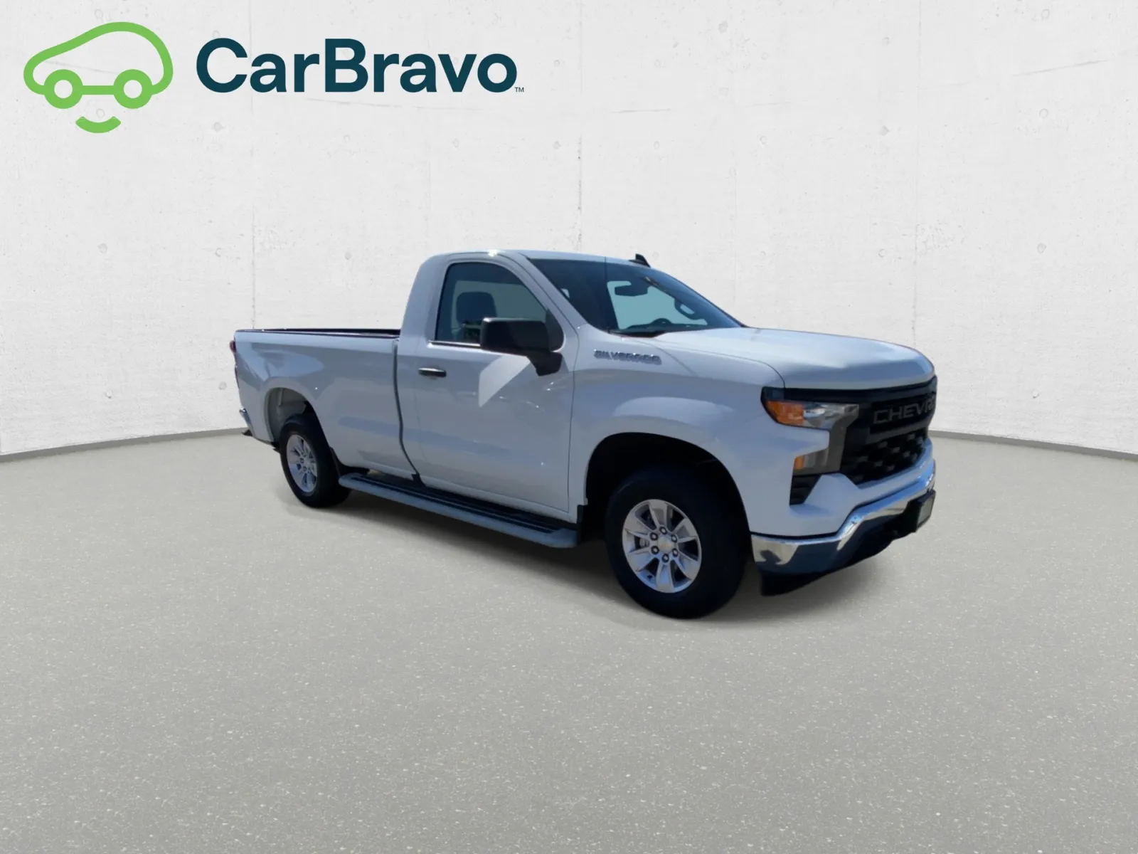 Chevrolet Silverado photo 2