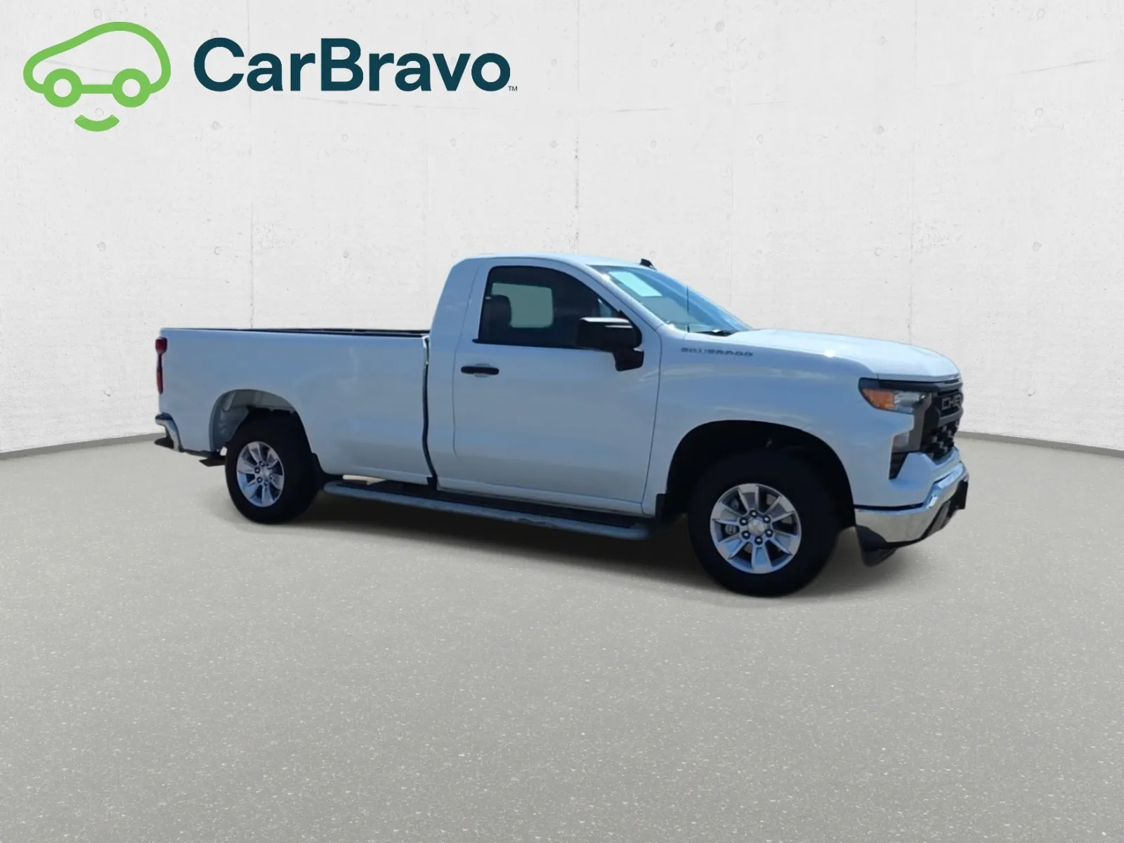 Chevrolet Silverado photo 2
