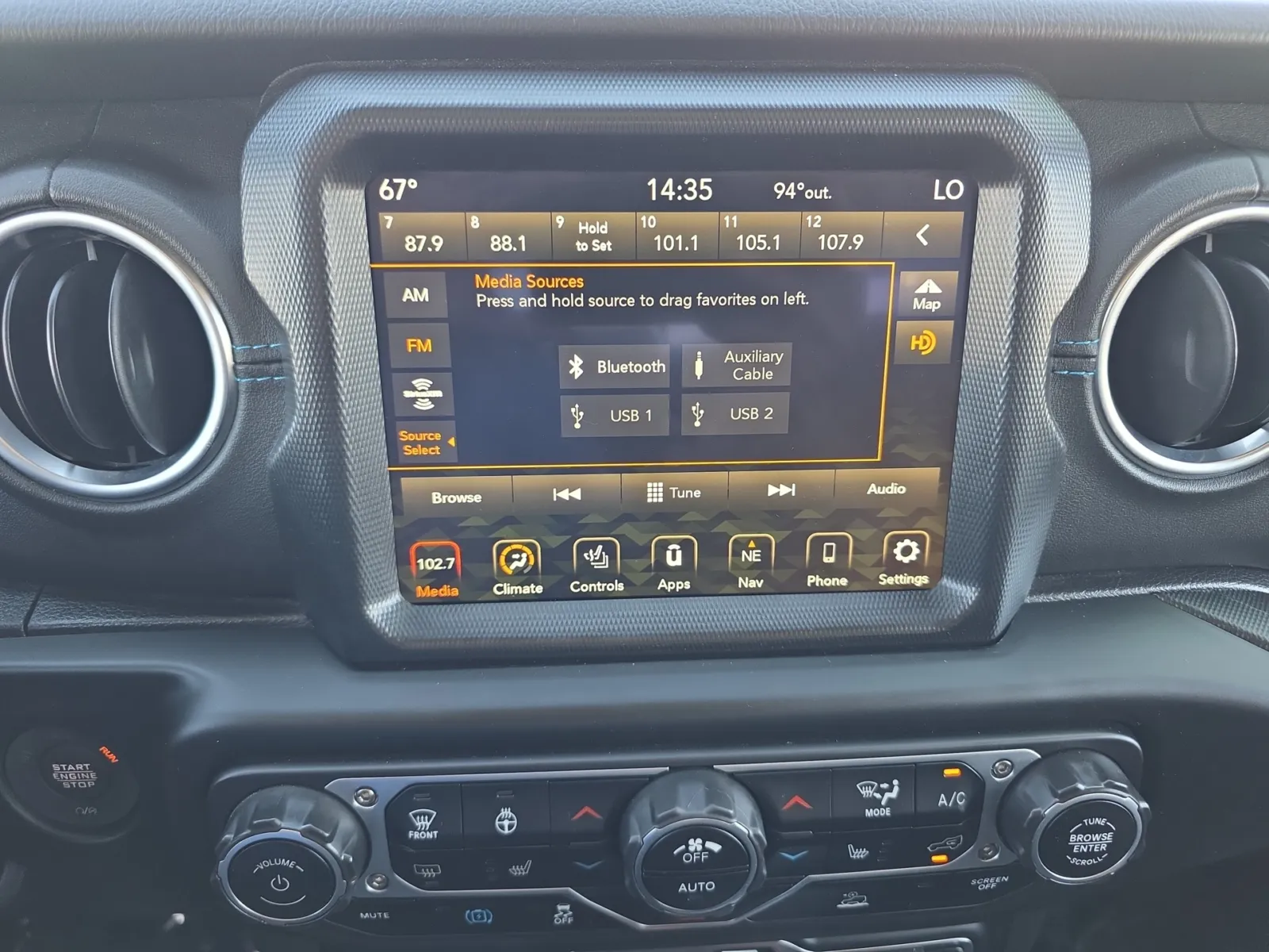 Jeep Wrangler photo 13