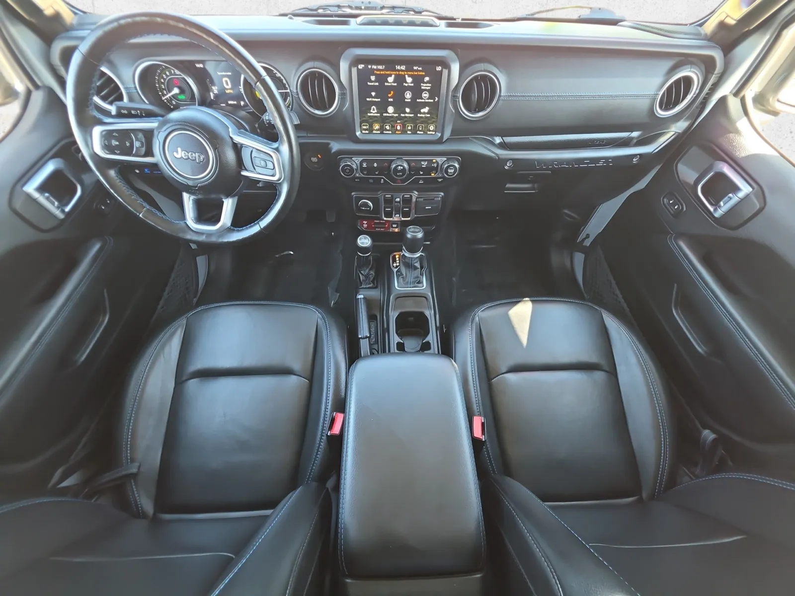 Jeep Wrangler photo 21