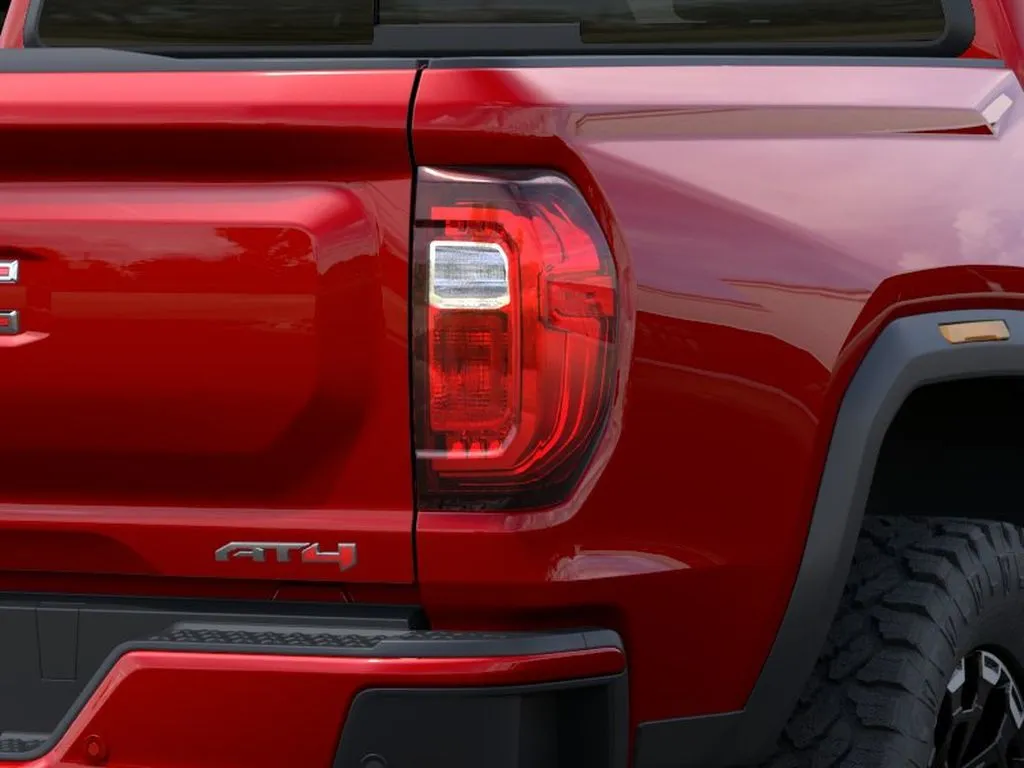 GMC Canyon photo 11