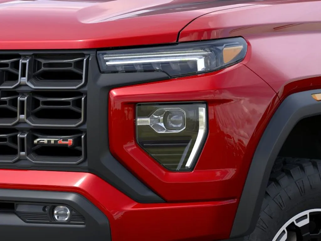 GMC Canyon photo 10