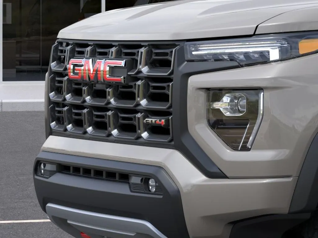 GMC Canyon photo 13