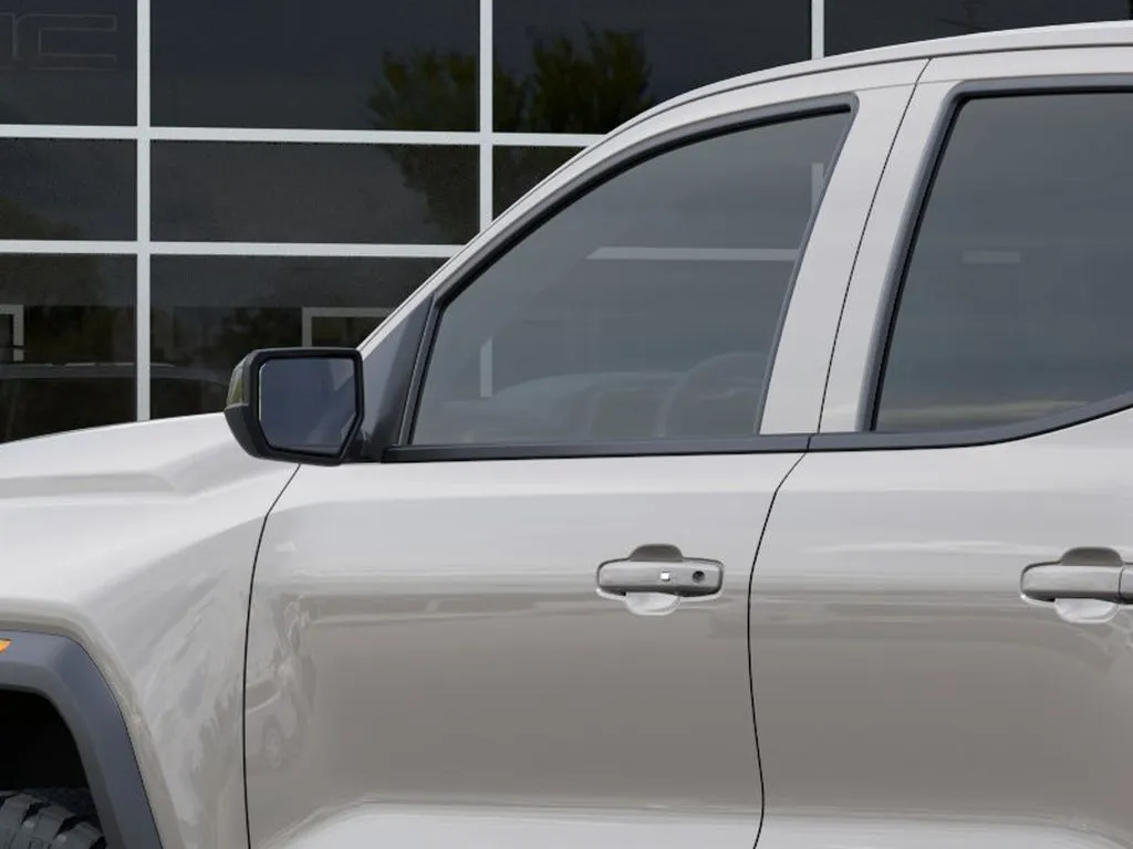 GMC Canyon photo 12