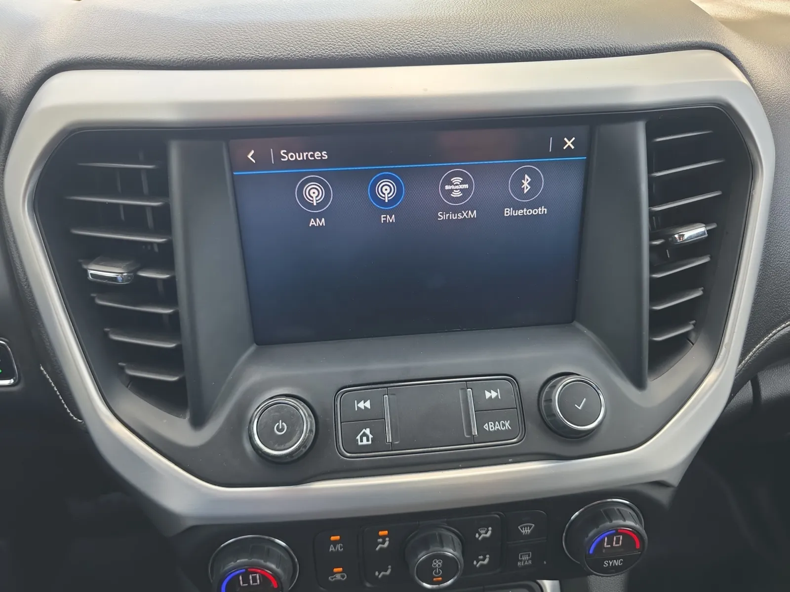 GMC Acadia photo 15