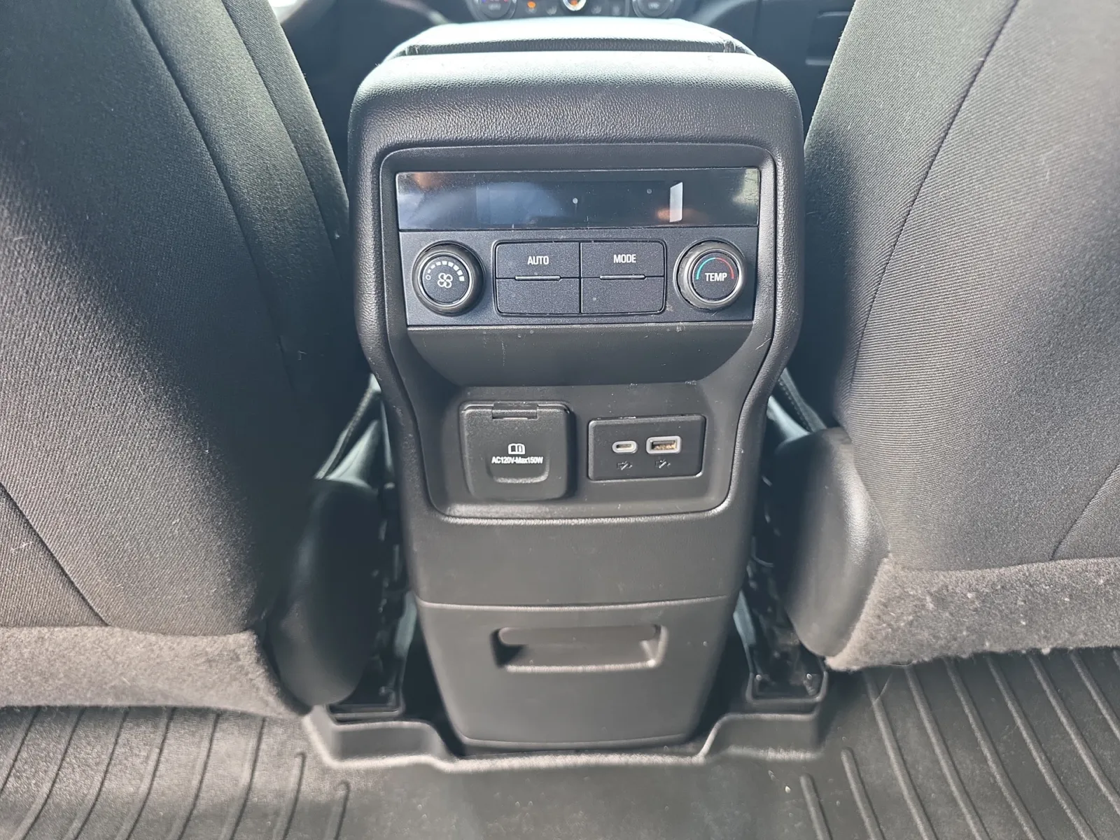 GMC Acadia photo 24