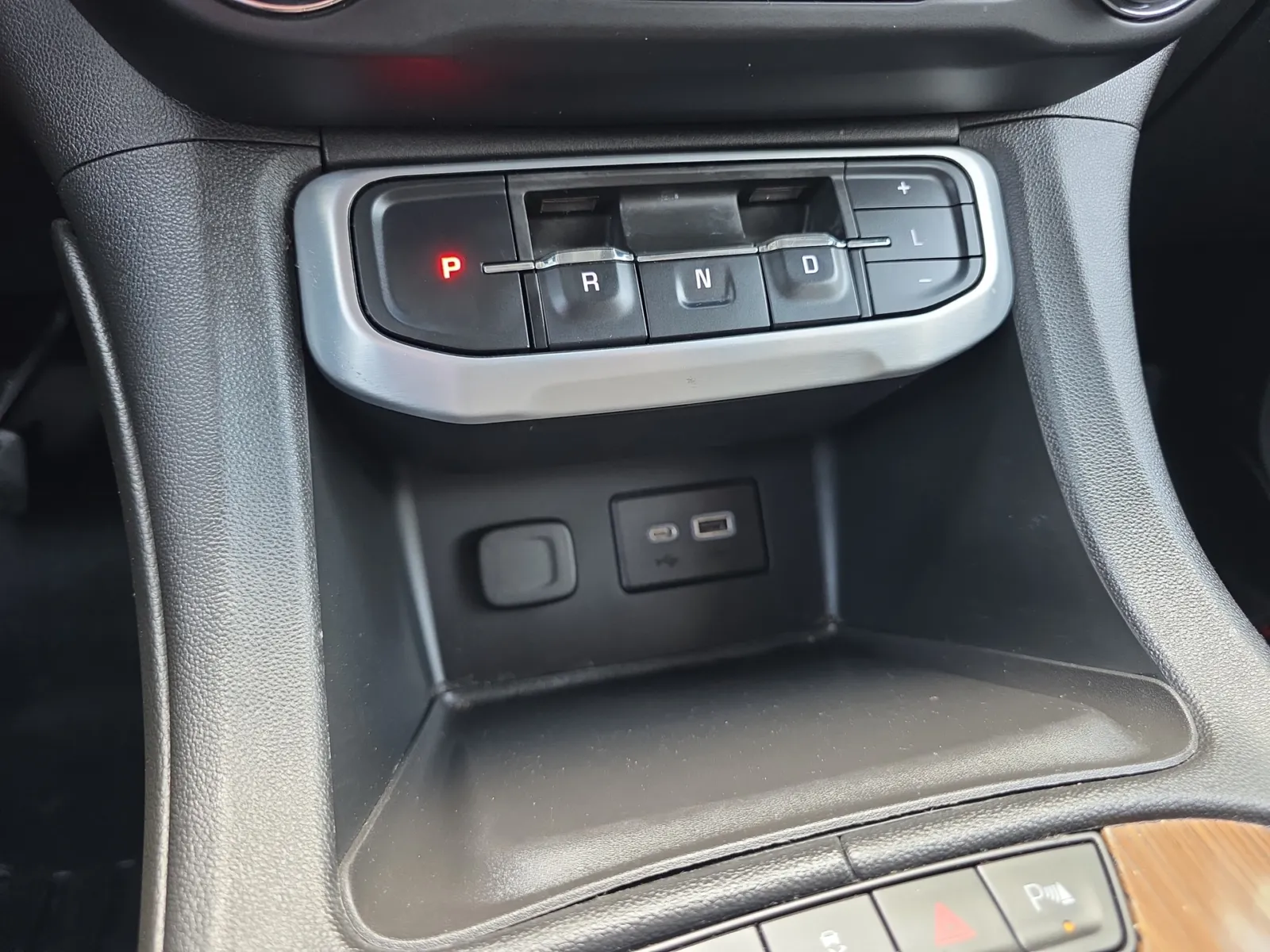 GMC Acadia photo 18
