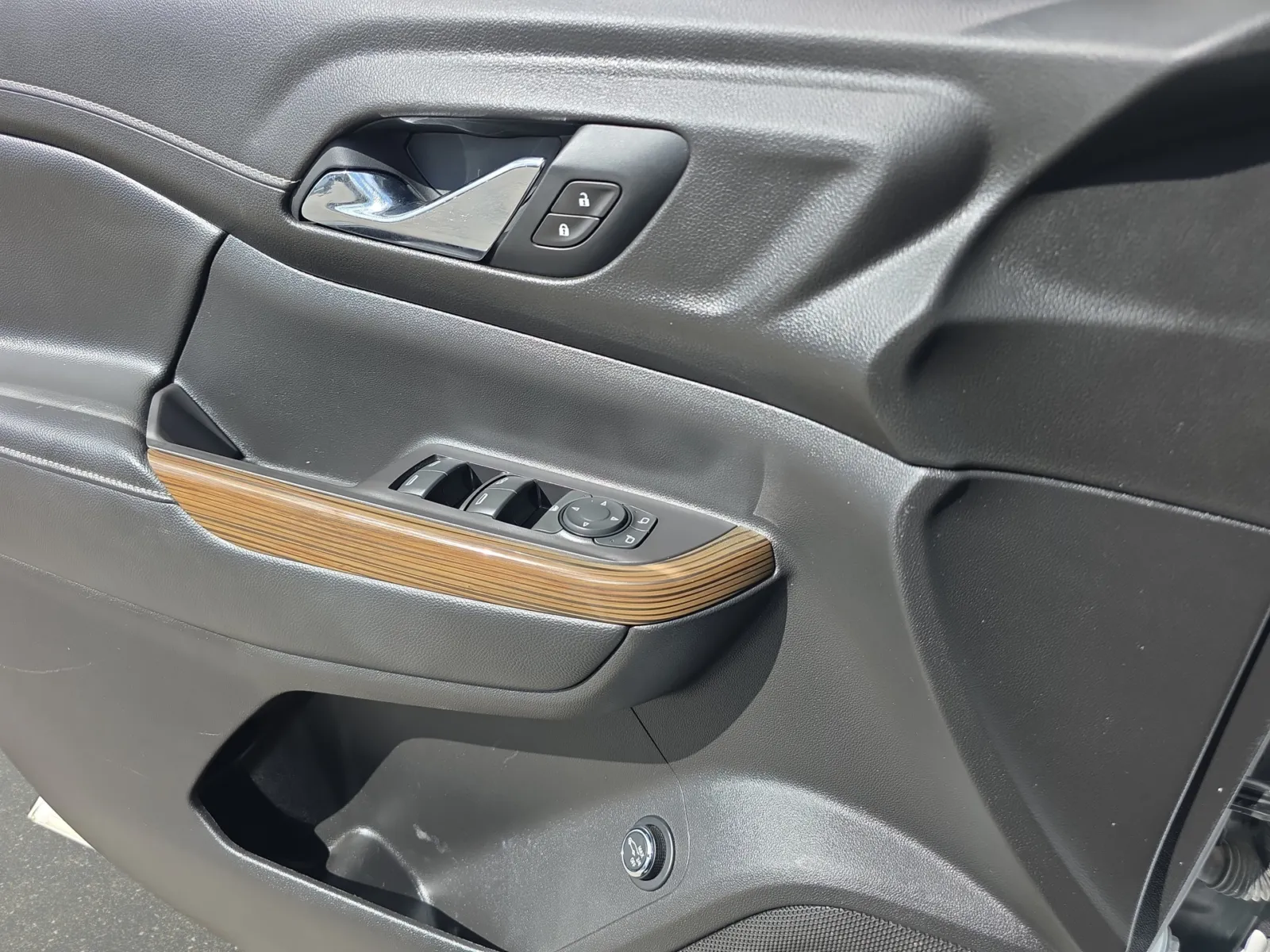 GMC Acadia photo 26