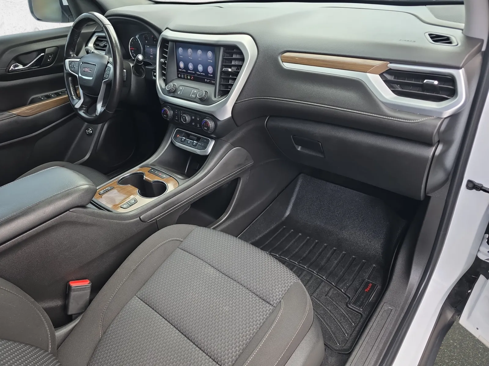 GMC Acadia photo 32