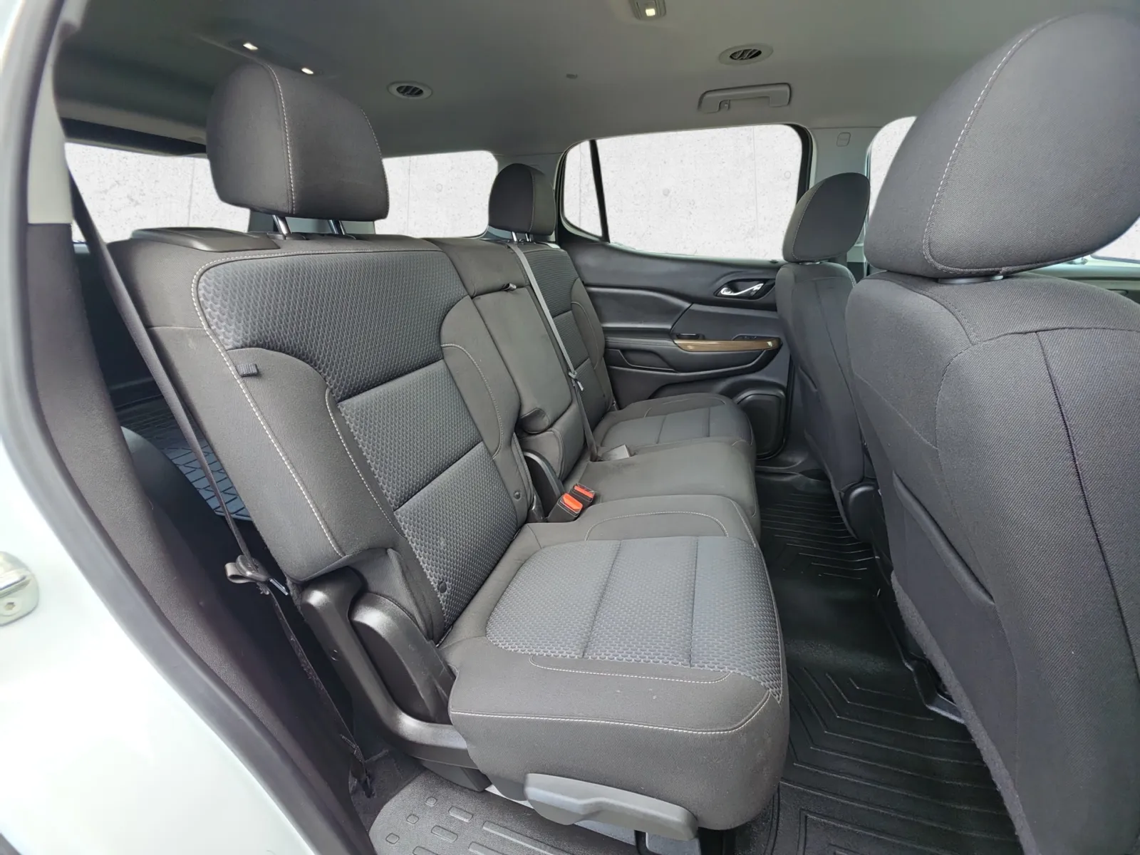 GMC Acadia photo 30