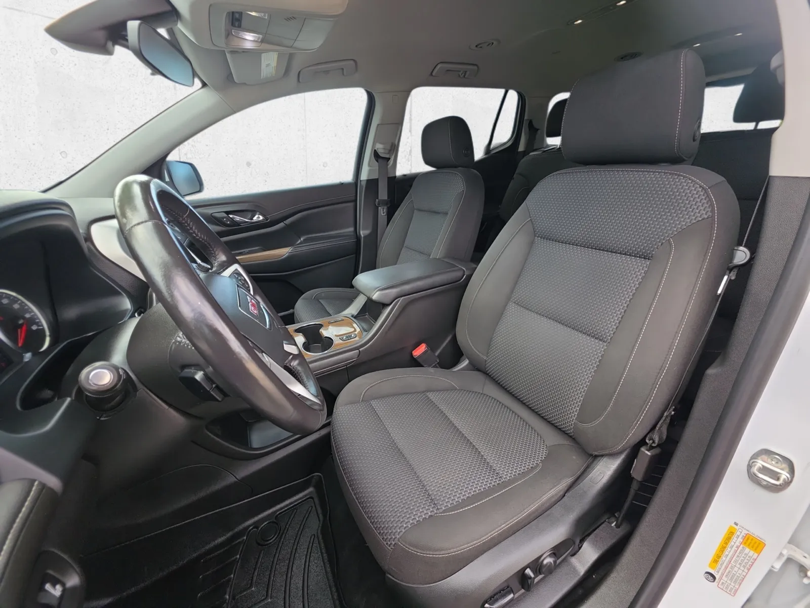 GMC Acadia photo 22